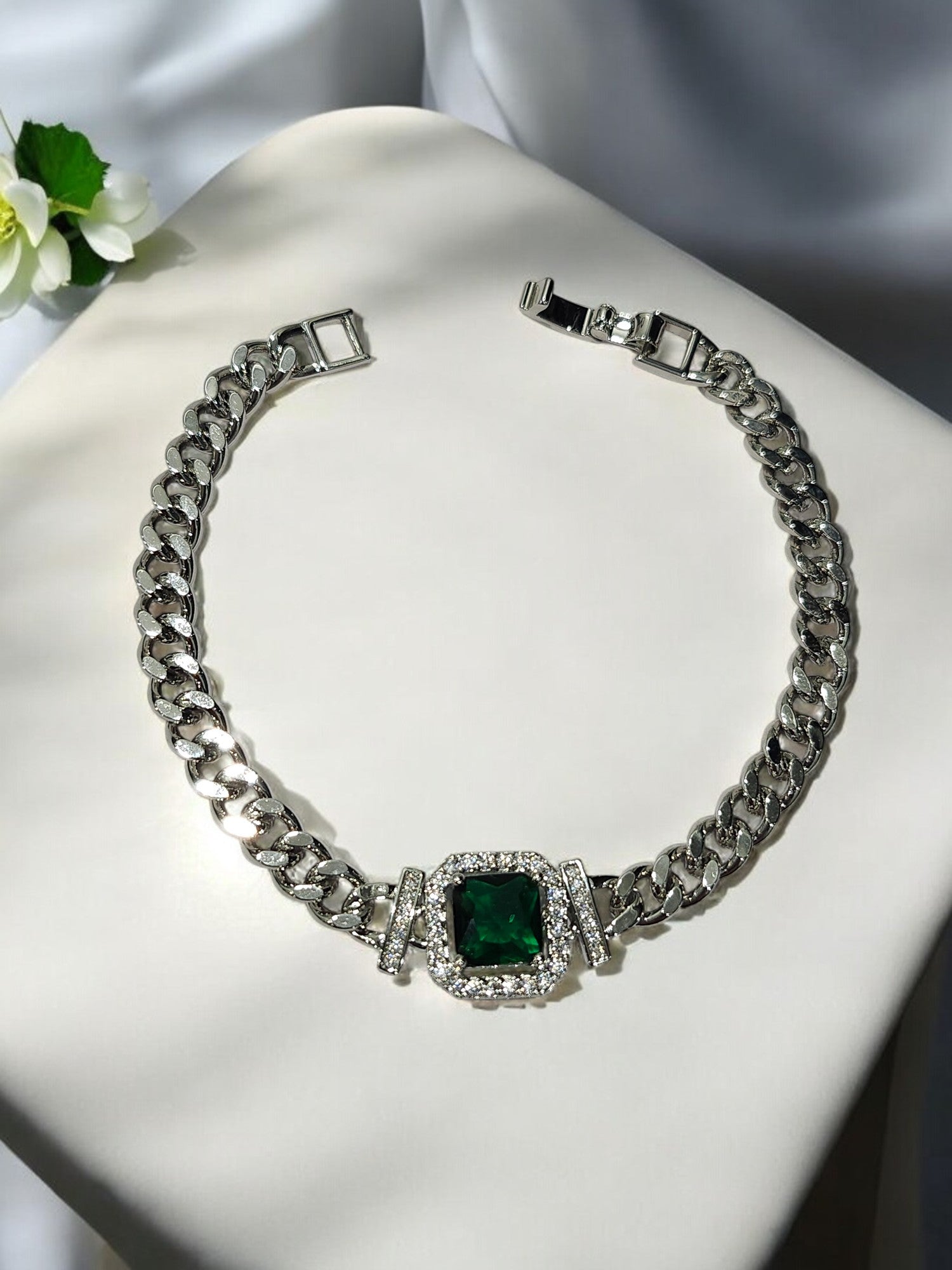 SILVER CHAIN BRACELET WITH GREEN STONE AND DIAMOND