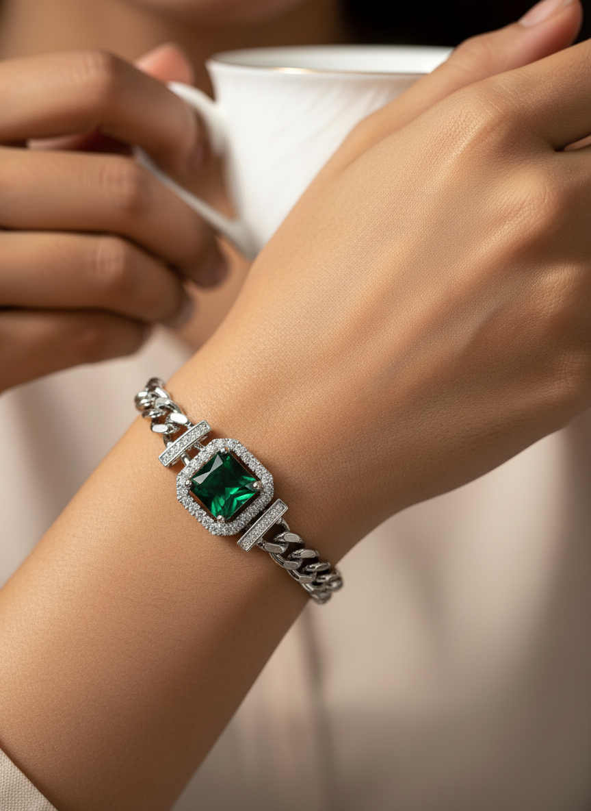 GREEN STONE COWRIE BRACELET