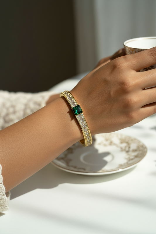 GREEN STONE DASTRY BRACELET