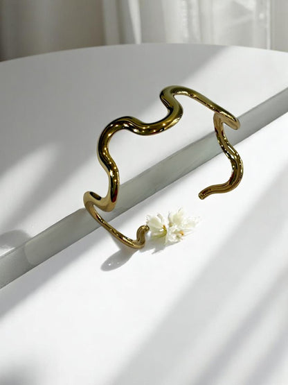 GOLDEN KALEB BRACELET (CUFF)