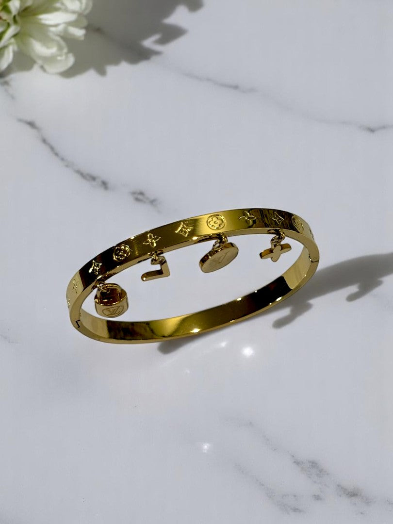 GOLDEN LV CHARM CAVIN BRACELET
