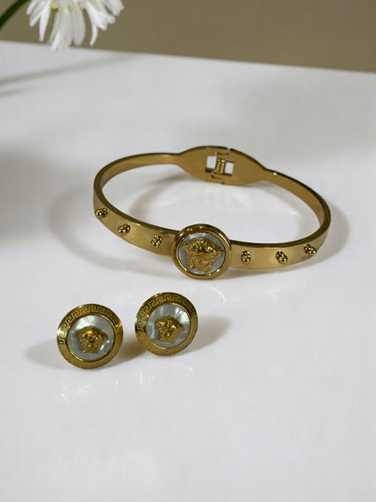 WHITE STEVEN EARRING AND BRACELET (COMBO)