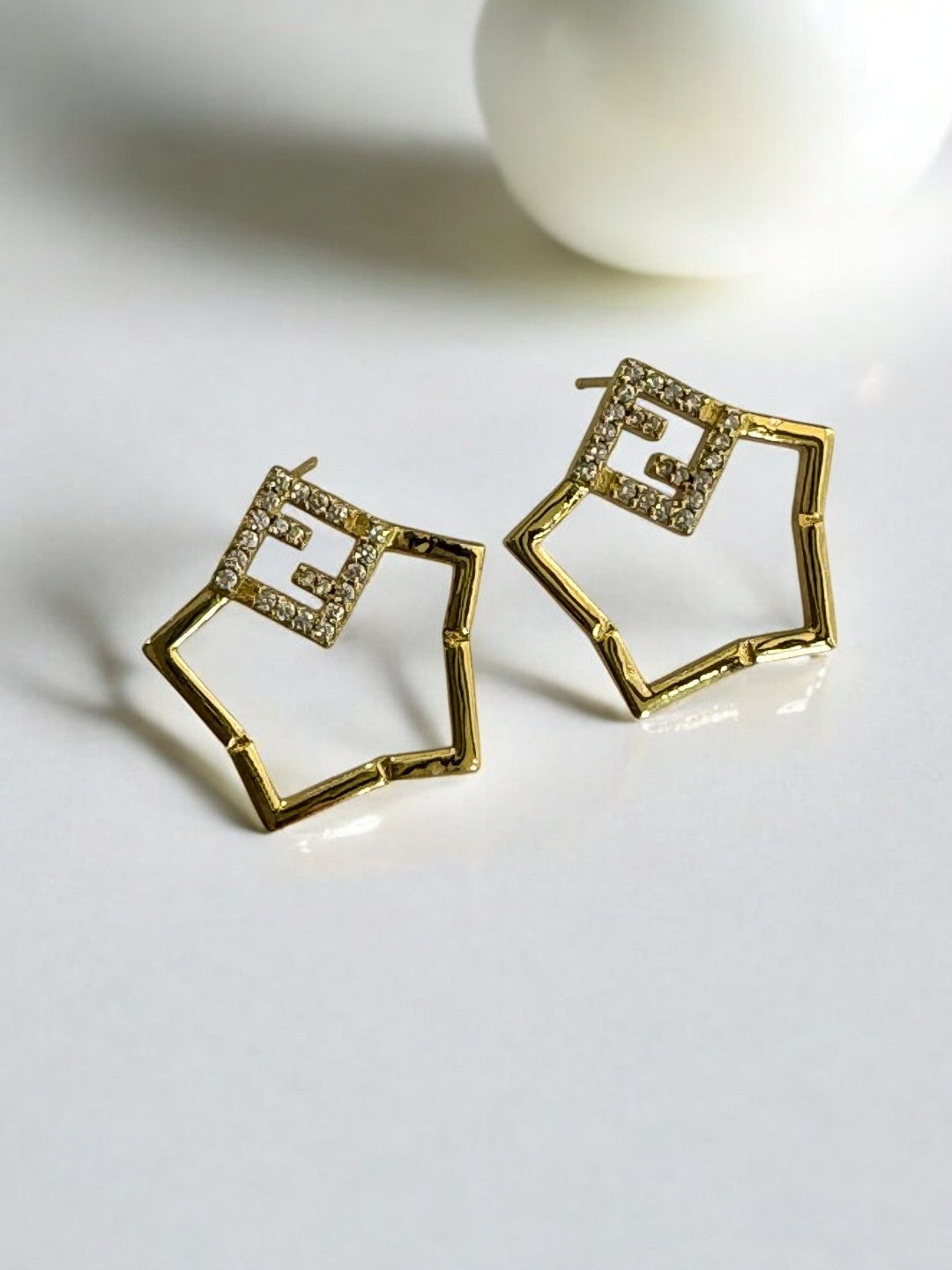 GOLDEN DIAMOND F REAGAN EARRINGS
