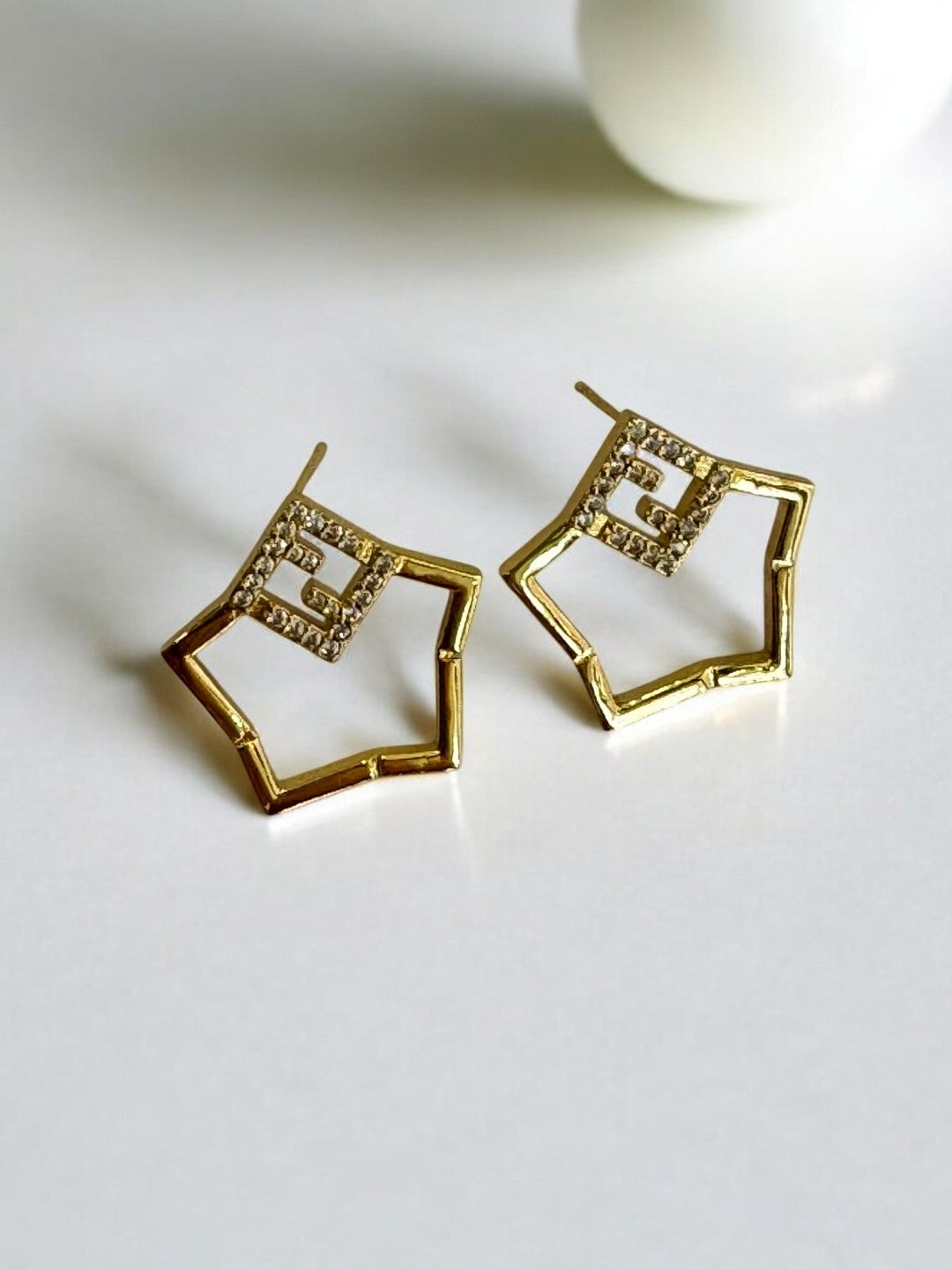 GOLDEN DIAMOND F REAGAN EARRINGS