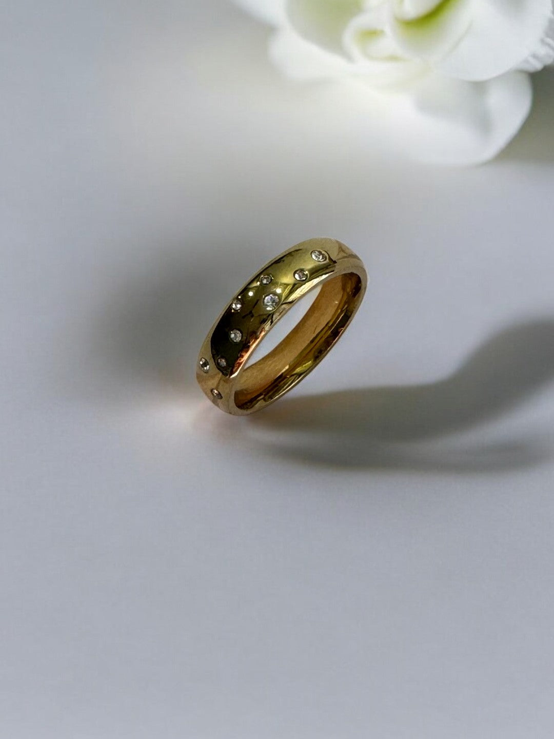 GOLD DIAMOND JANAKIE RING