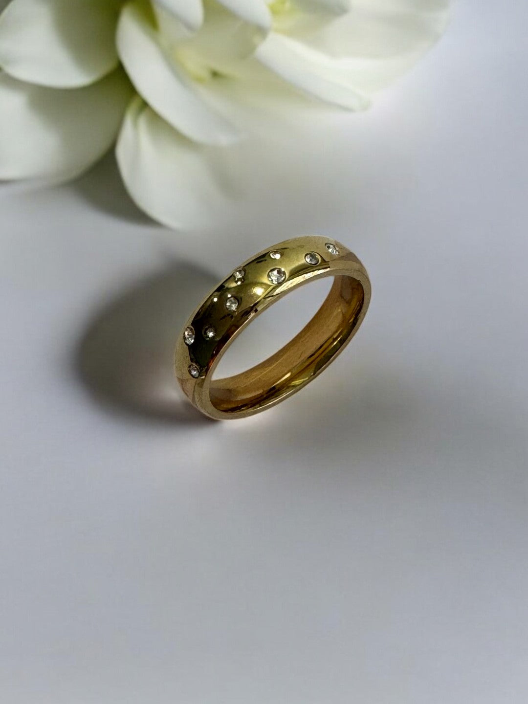 GOLD DIAMOND JANAKIE RING