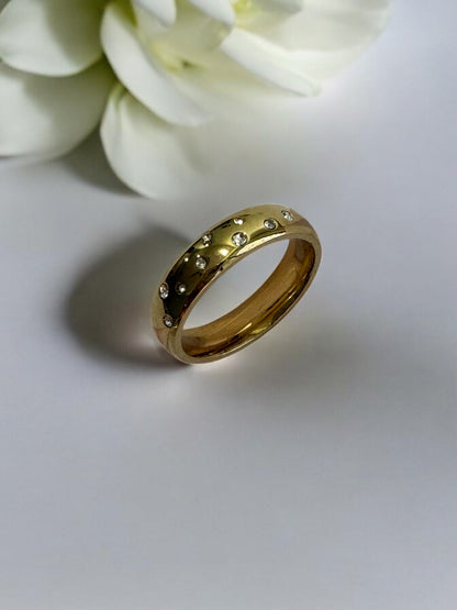 GOLD DIAMOND JANAKIE RING