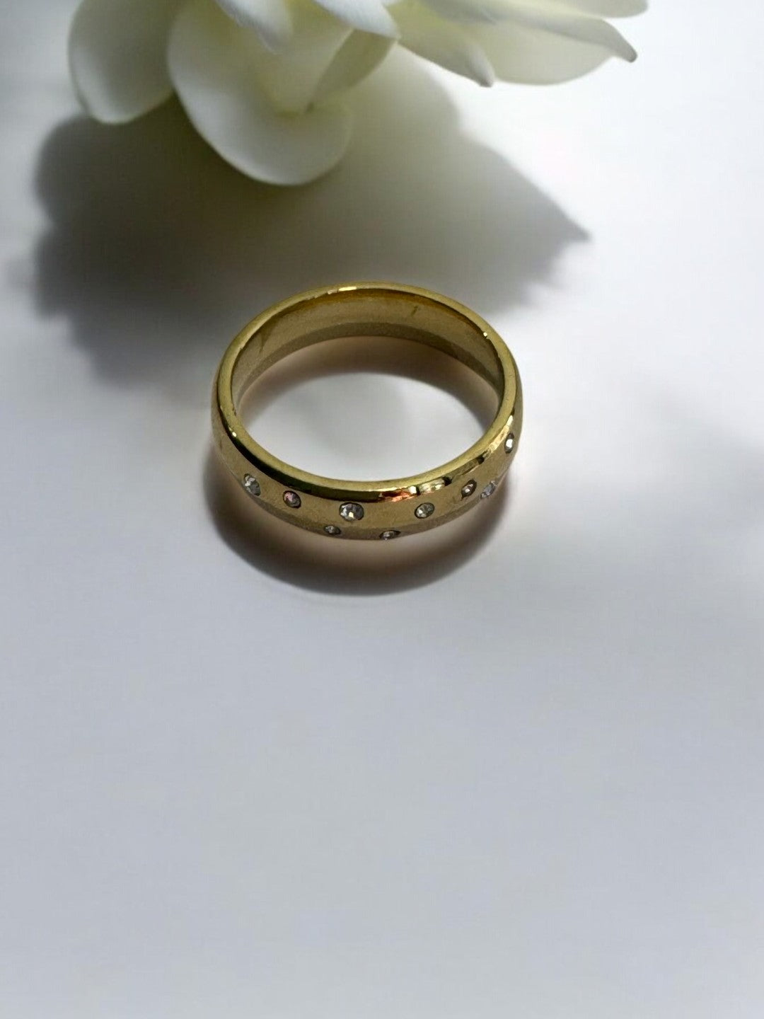 GOLD DIAMOND JANAKIE RING