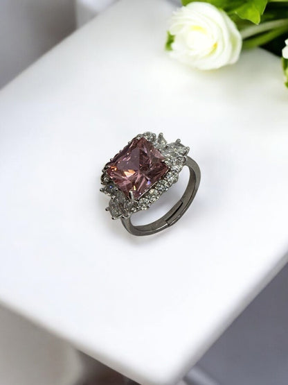 PINK STONE ZURIY RING