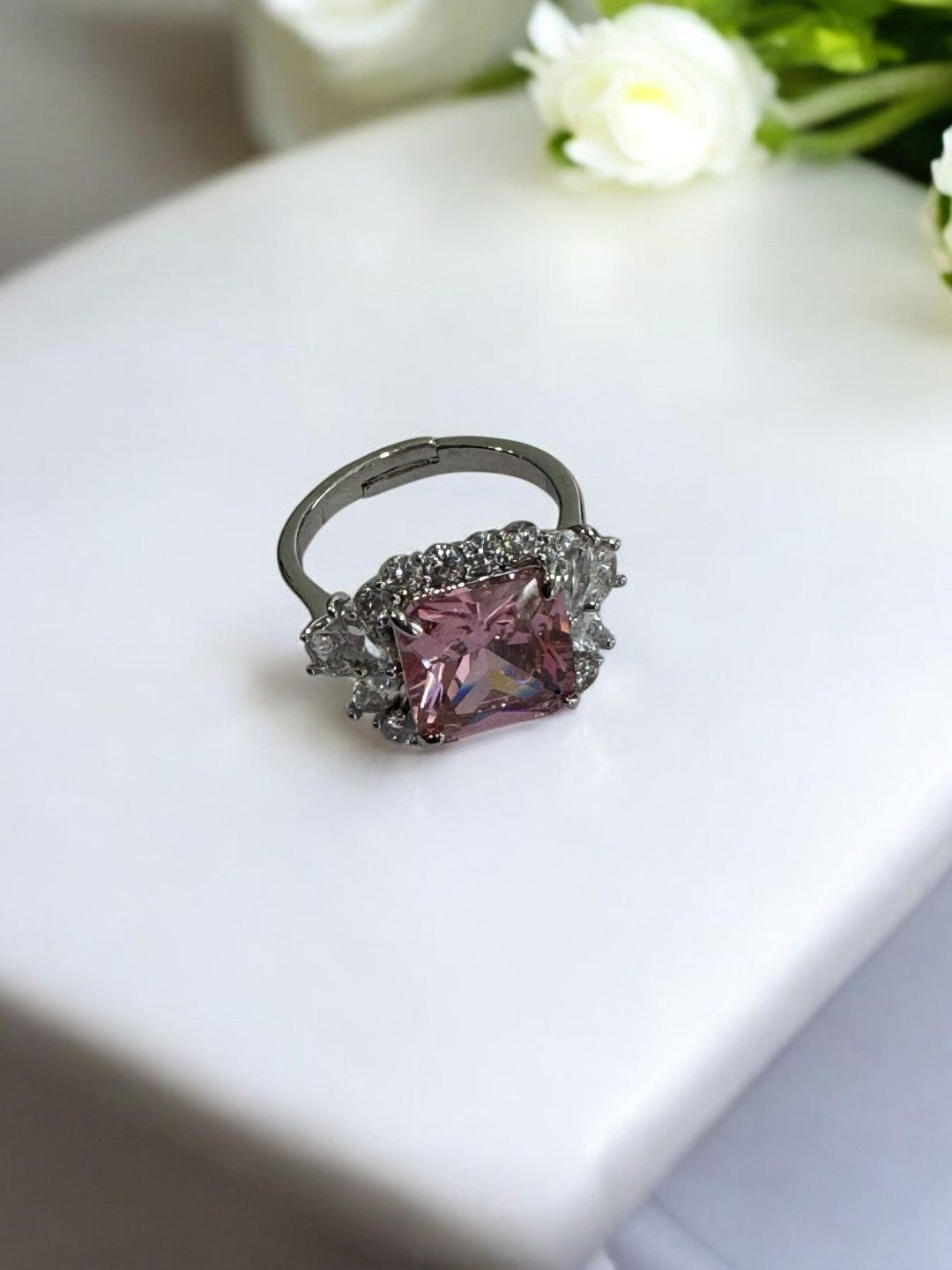 PINK STONE ZURIY RING