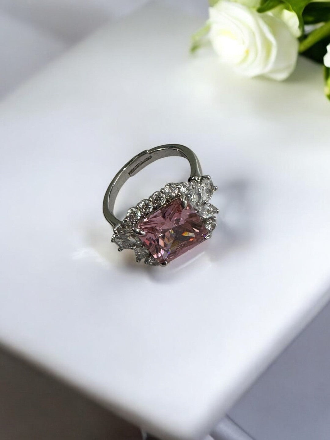 PINK STONE ZURIY RING
