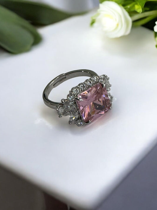 PINK STONE ZURIY RING