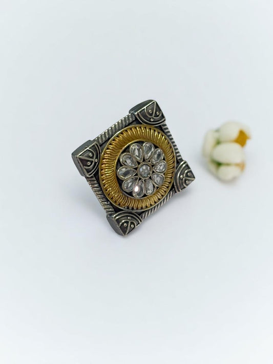 WHITE FLOWER AYANI GERMAN SILVER RING
