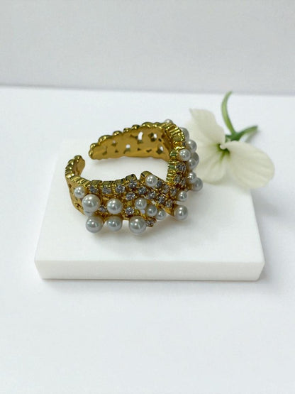 GOLDEN PEARL DIAMOND DEVINE RING