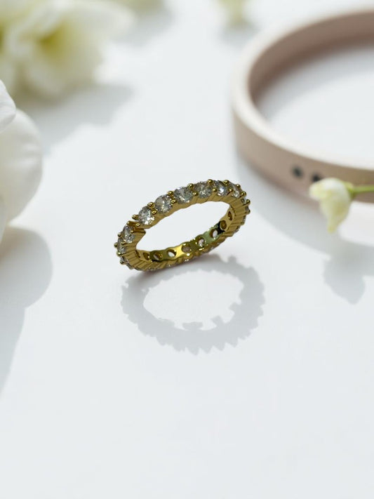 GOLDEN DIAMOND VINEE RING