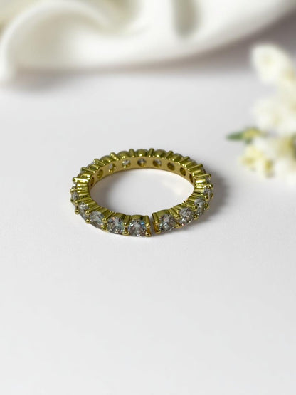 GOLDEN DIAMOND VINEE RING