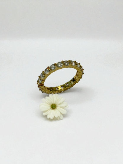 GOLDEN DIAMOND VINEE RING