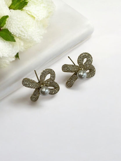 GOLDEN DIAMOND FLOWER ALANA EARRINGS