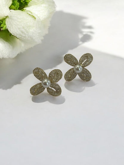 GOLDEN DIAMOND FLOWER ALANA EARRINGS