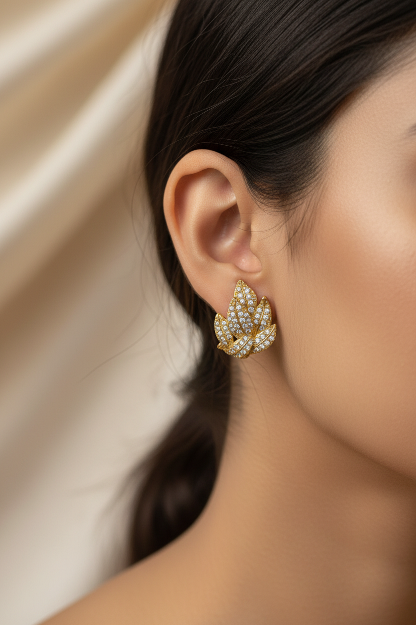 GOLDEN DIAMOND LEAF ALANIA EARRINGS