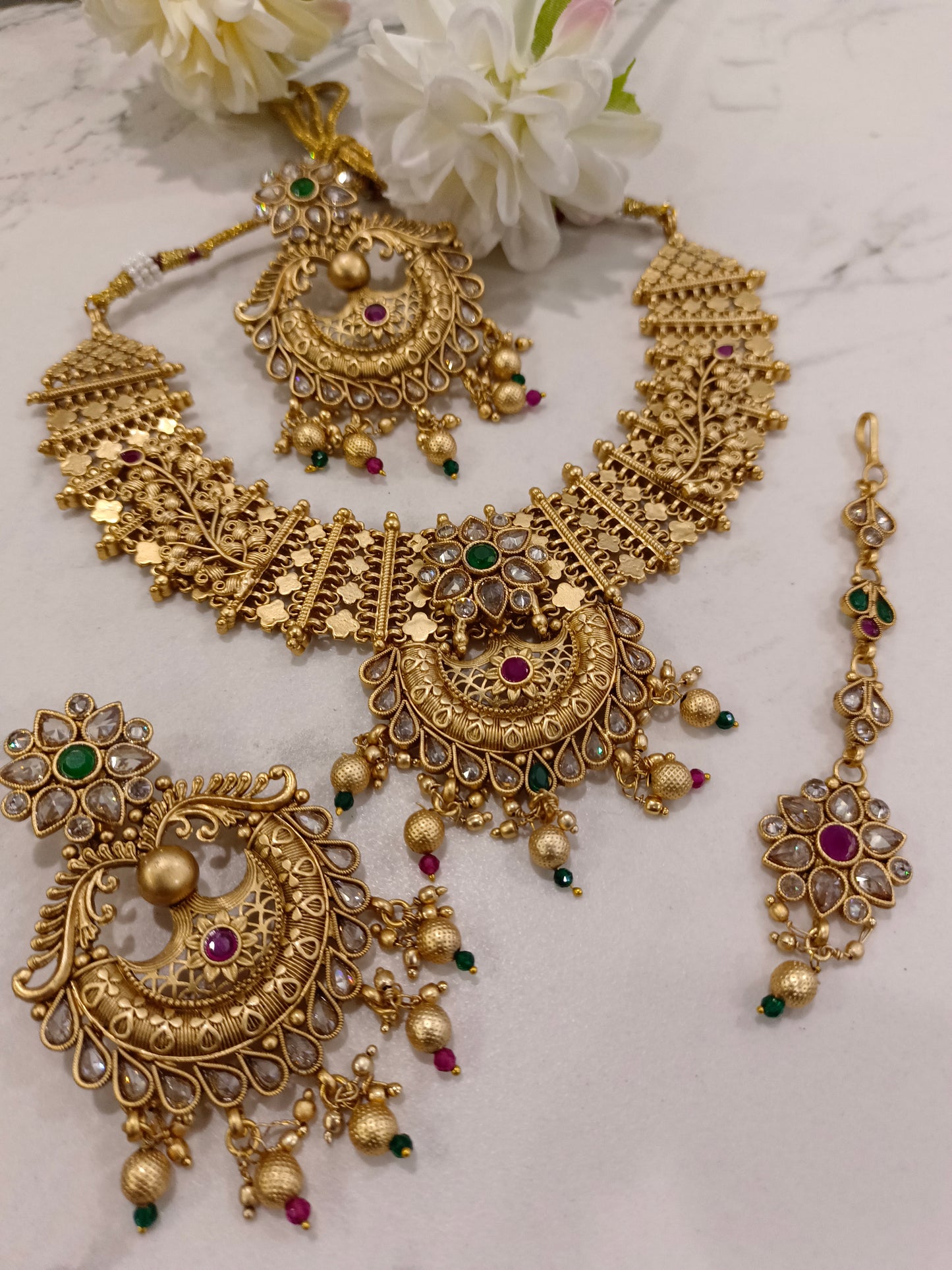 GOLDEN AKSHARA JEWELLERY SET