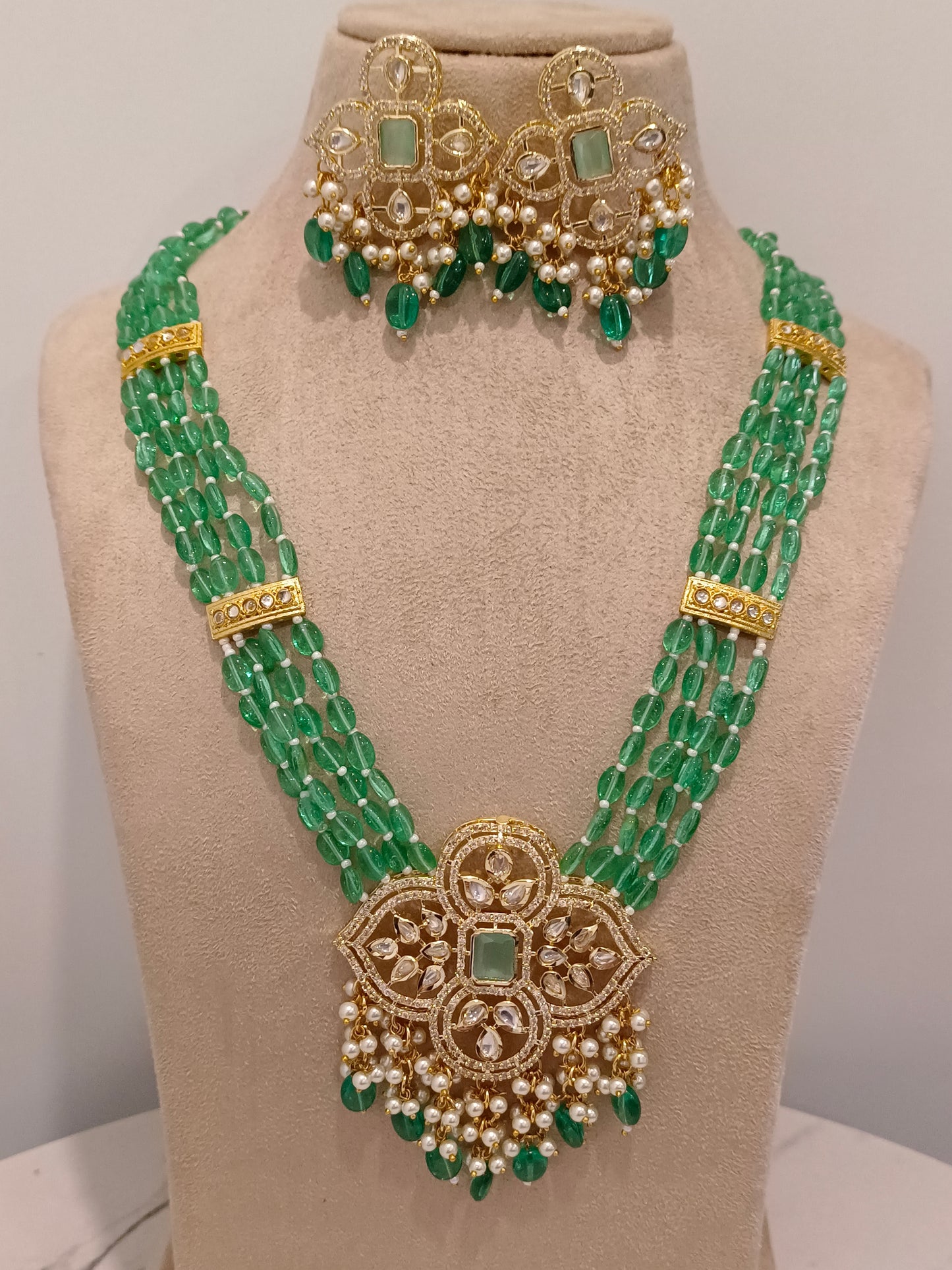 GREEN MITRA JEWELLERY SET