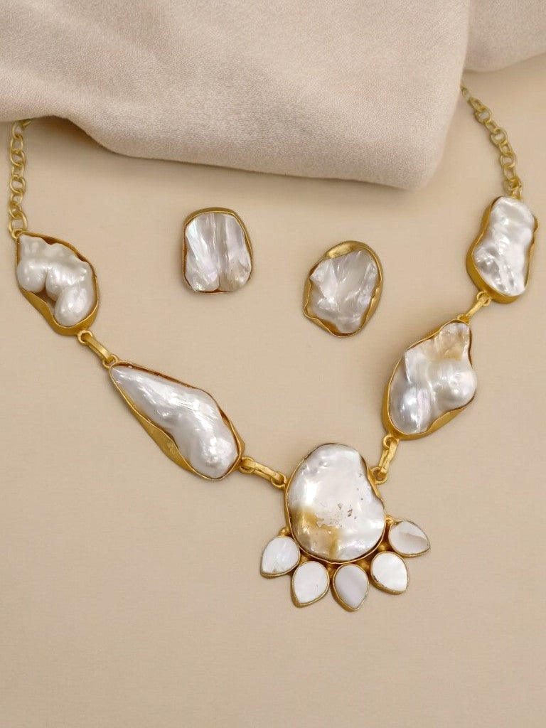MOTHER OF PEARL SKYLER JEWELLERY SET