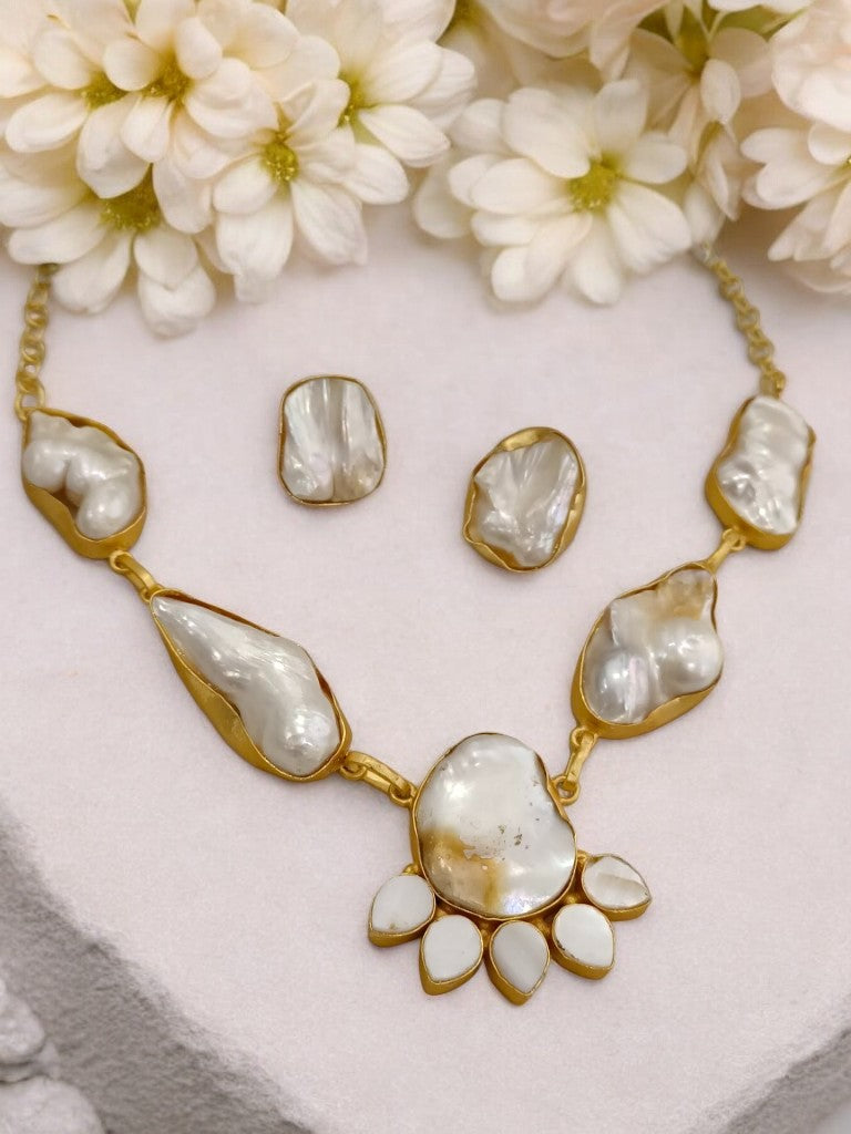 MOTHER OF PEARL SKYLER JEWELLERY SET