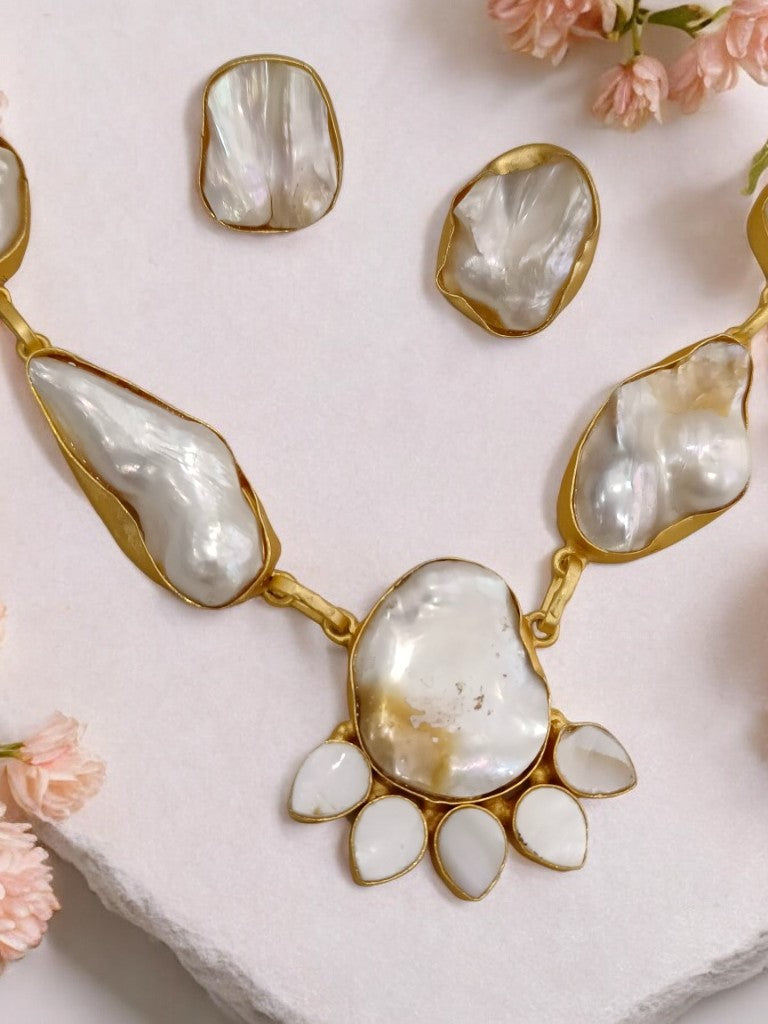 MOTHER OF PEARL SKYLER JEWELLERY SET