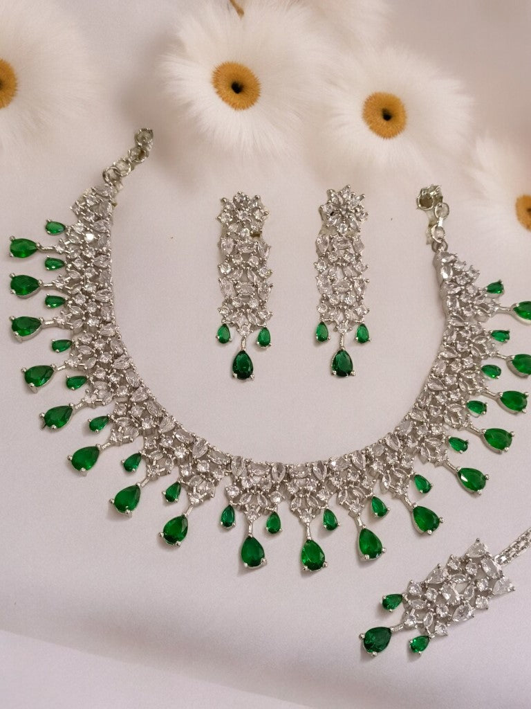 GREEN NAMYA DIAMOND JEWELLERY SET