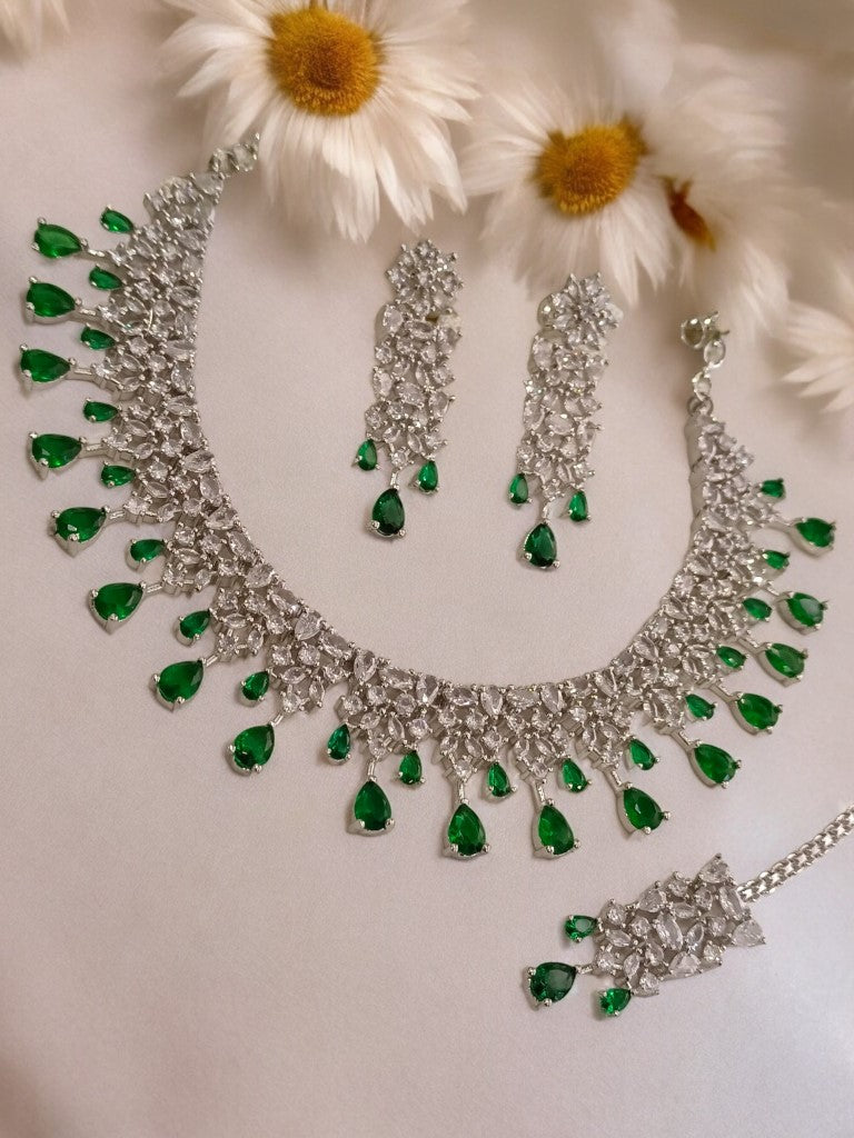 GREEN NAMYA DIAMOND JEWELLERY SET