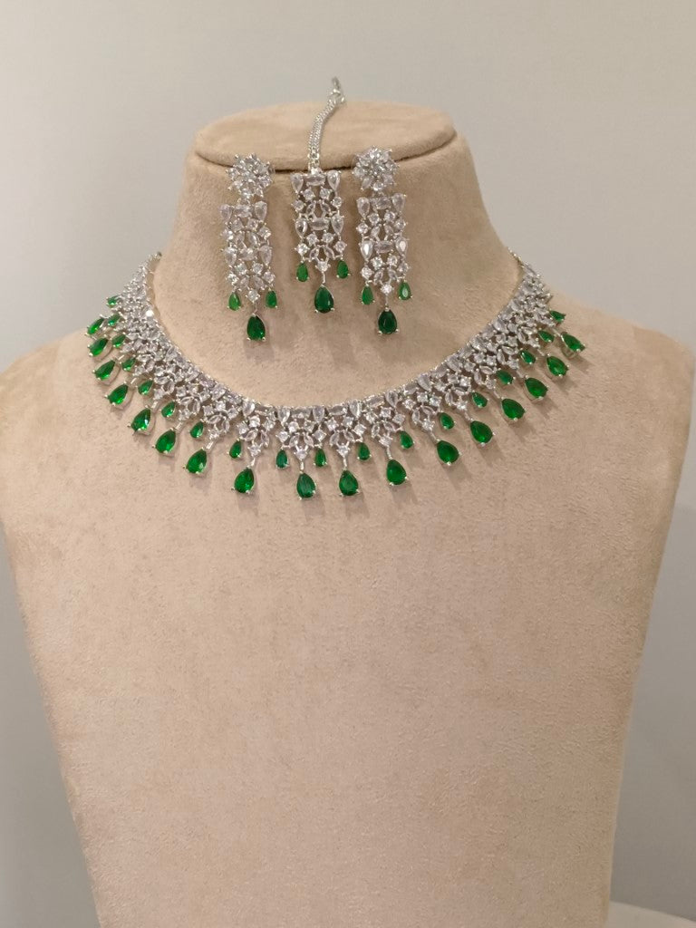 GREEN NAMYA DIAMOND JEWELLERY SET