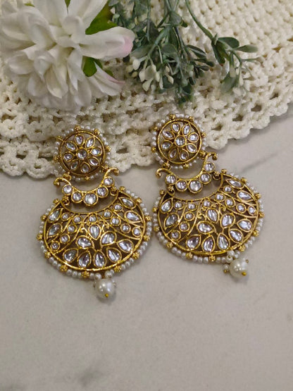 WHITE NYASA KUNDAN EARRINGS