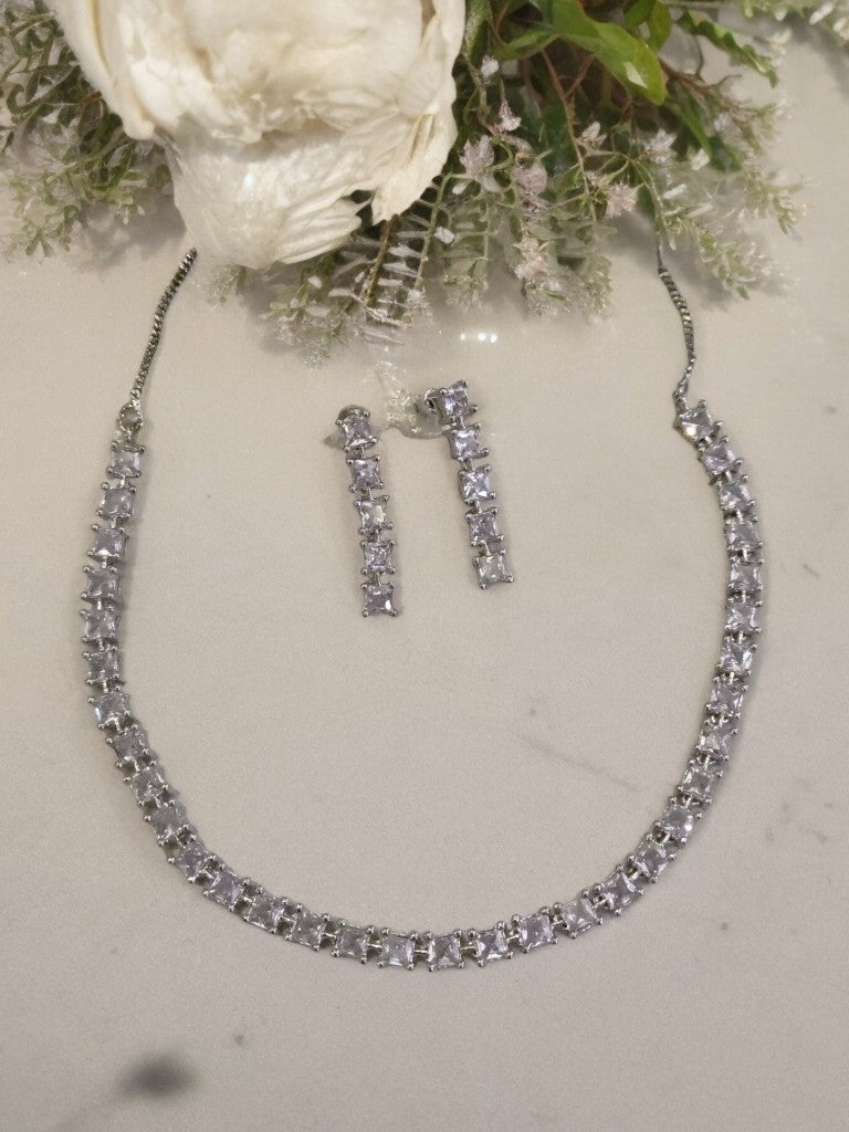 ANURYA SMALL SQUARE DIAMOND JEWELLERY SET