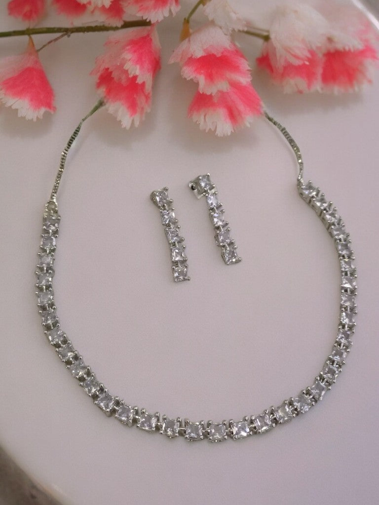 ANURYA SMALL SQUARE DIAMOND JEWELLERY SET