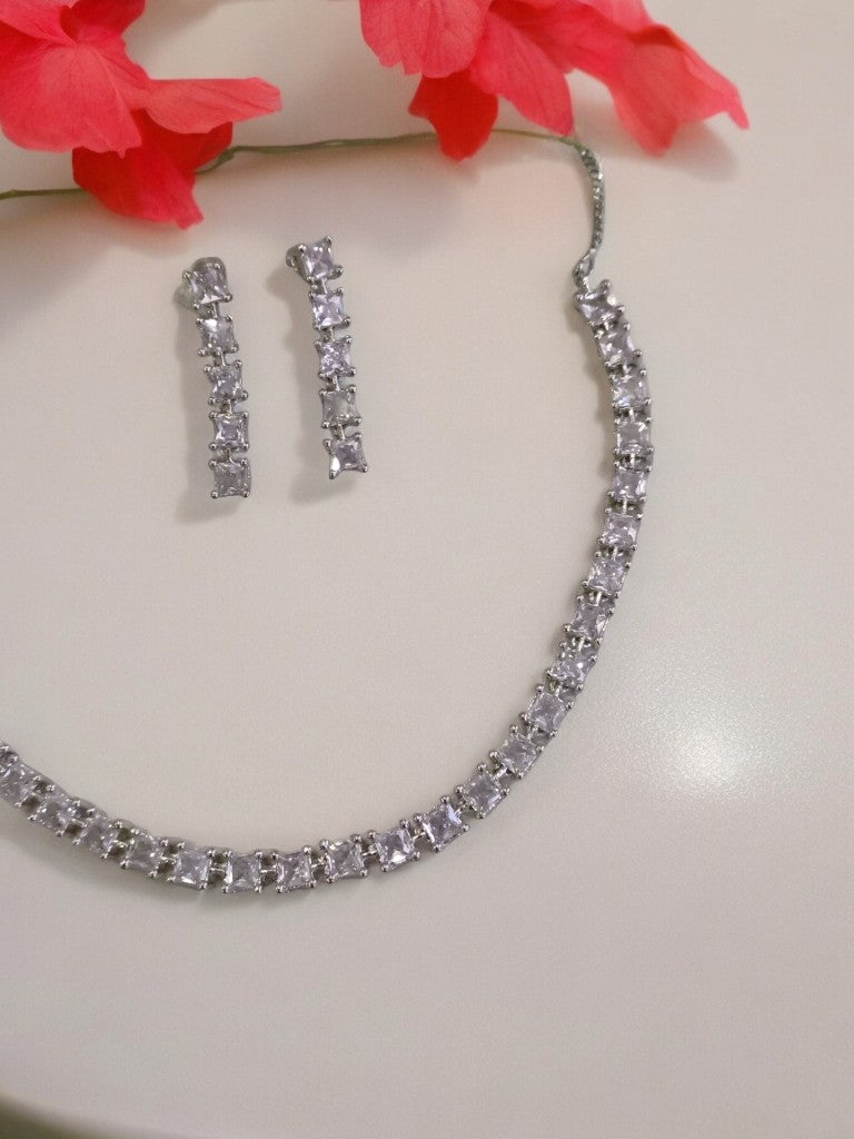 ANURYA SMALL SQUARE DIAMOND JEWELLERY SET
