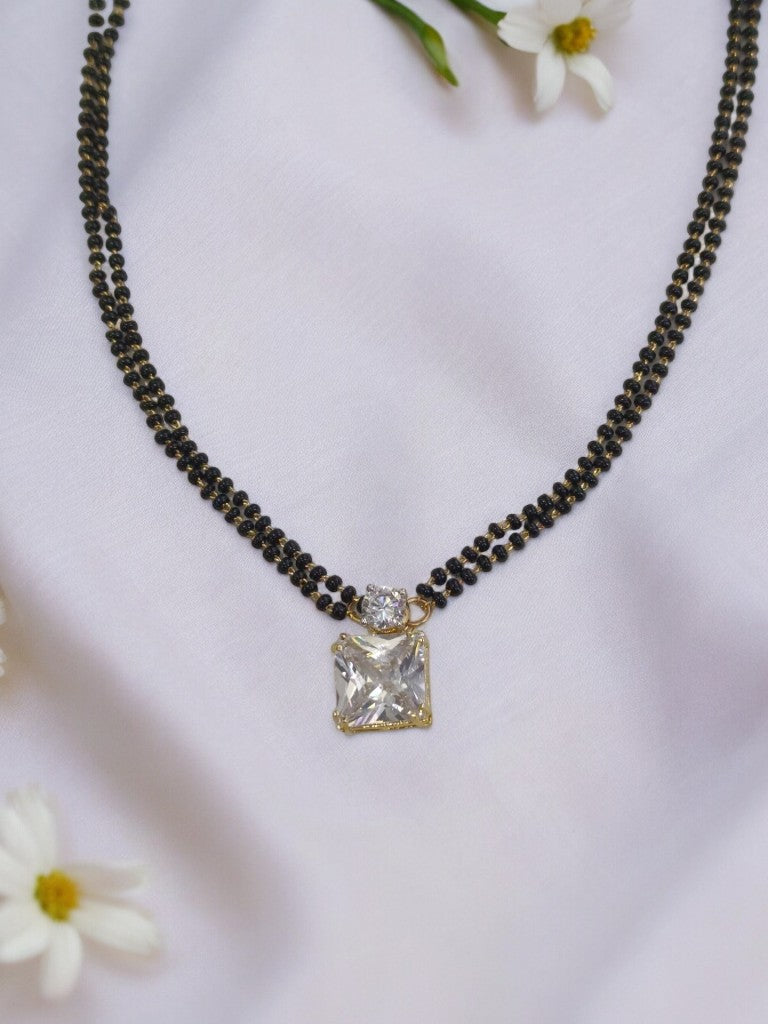 GOLD KANISHKA DIAMOND MANGALSUTRA SET