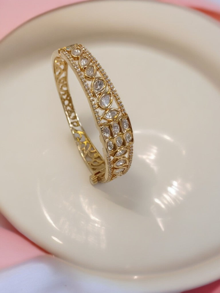 GOLD RADHIKA KUNDAN BANGLE