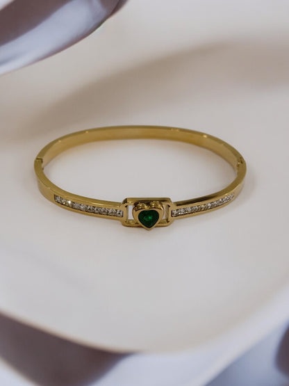 GREEN HEART HOLLY BRACELET