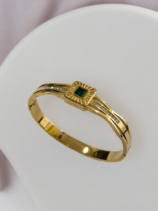 GREEN SQUARE BERRY BRACELET