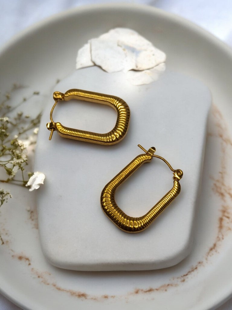 GOLD ROUNDED RECTANGLE ISABELLA  EARRINGS