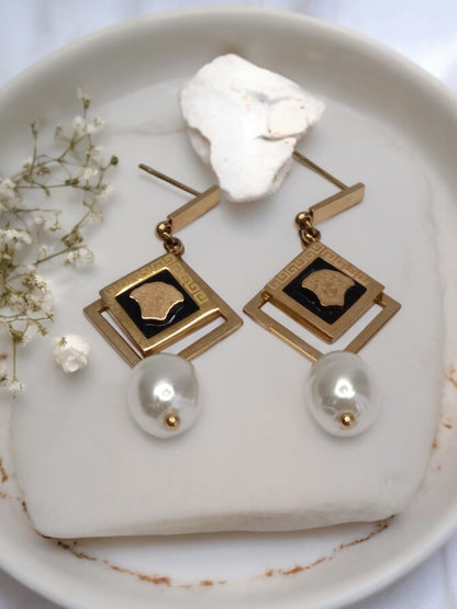 ROSE GOLD SQUARE EMBOSSED WITH PEARL DELIAH EARRINGS