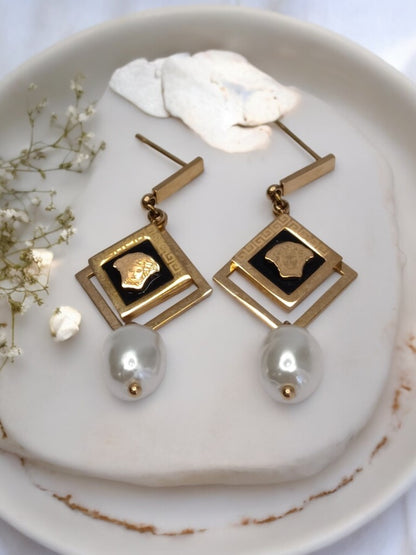 ROSE GOLD SQUARE EMBOSSED WITH PEARL DELIAH EARRINGS