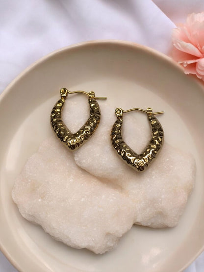 GOLD LEAF SHAPED MABEL EARRINGS