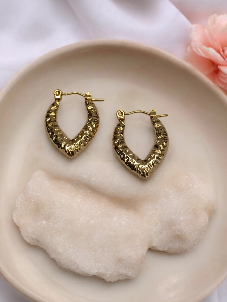 GOLD LEAF SHAPED MABEL EARRINGS
