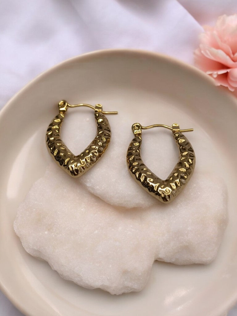 GOLD LEAF SHAPED MABEL EARRINGS
