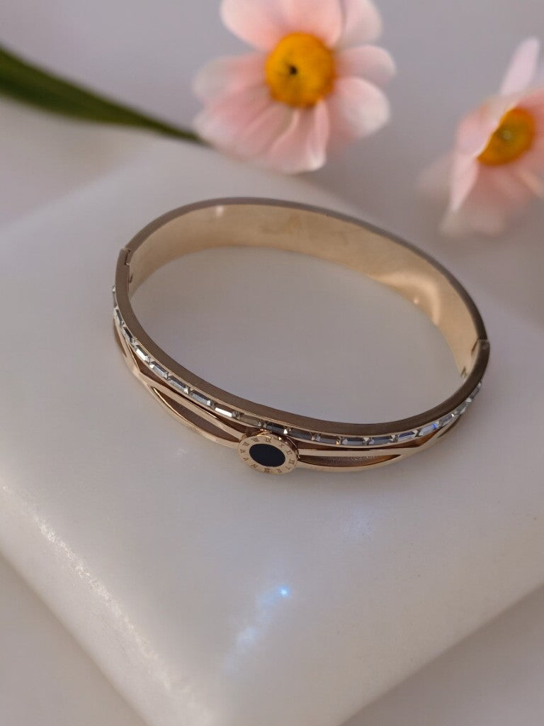 ROSE GOLD ROMAN NUMERAL WITH DIAMOND LINE BRIONY BRACELET