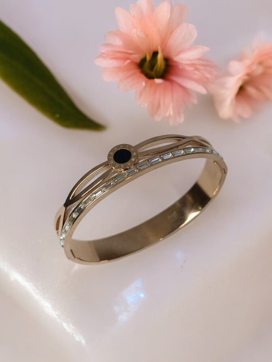 ROSE GOLD ROMAN NUMERAL WITH DIAMOND LINE BRIONY BRACELET