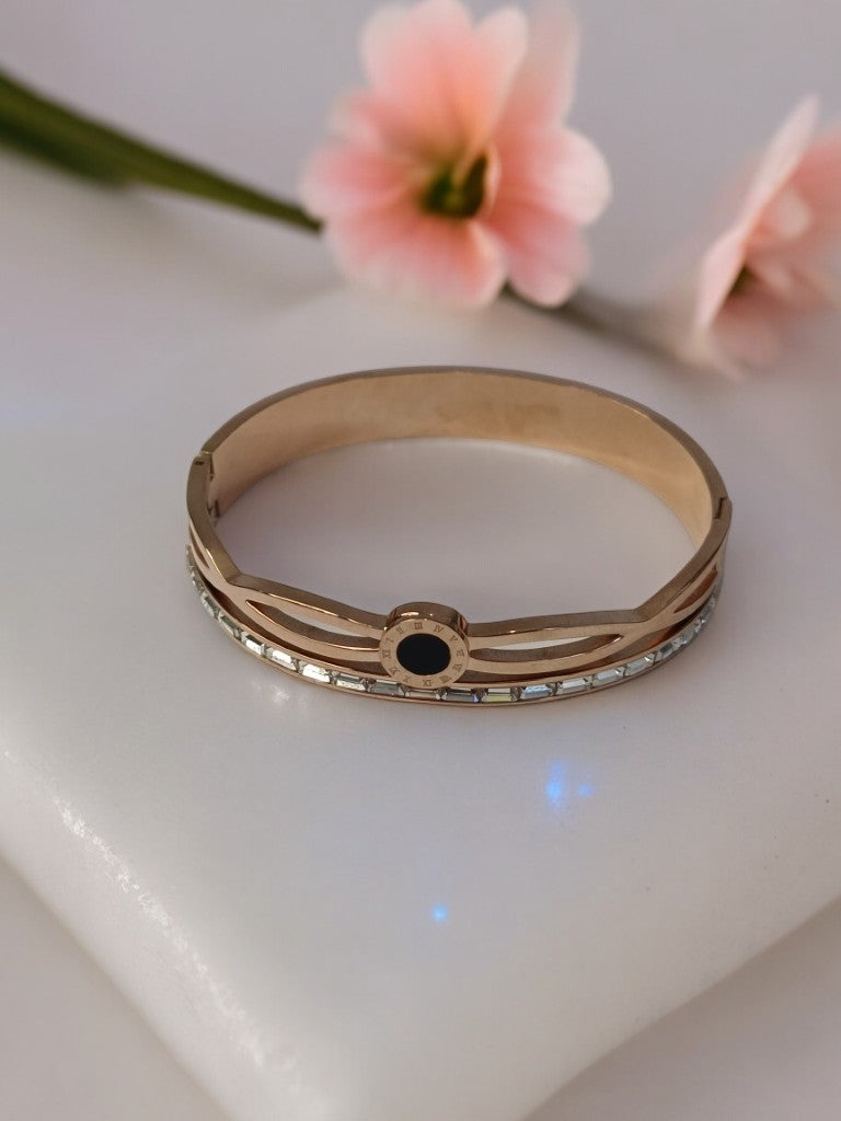 ROSE GOLD ROMAN NUMERAL WITH DIAMOND LINE BRIONY BRACELET