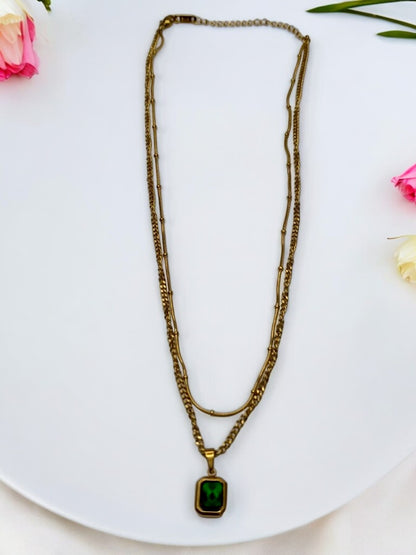 GREEN LAYER NECKLACE